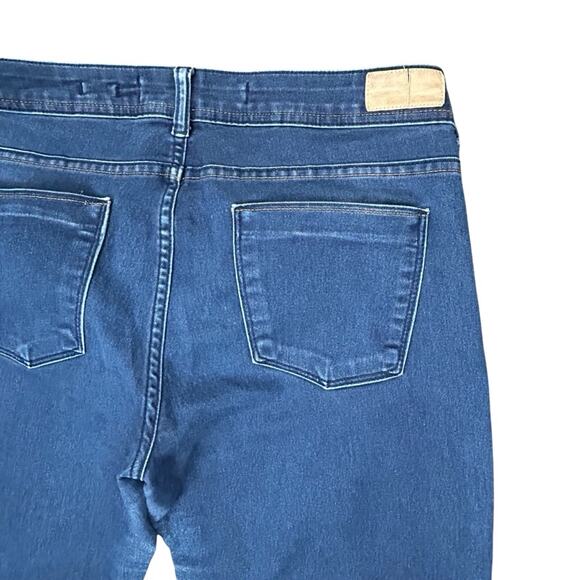 CLUBE Jeans Luigi Bertolli Flare Leg Stretchy Dark Wash SZ EU 42 = US 16 - Picture 3 of 12